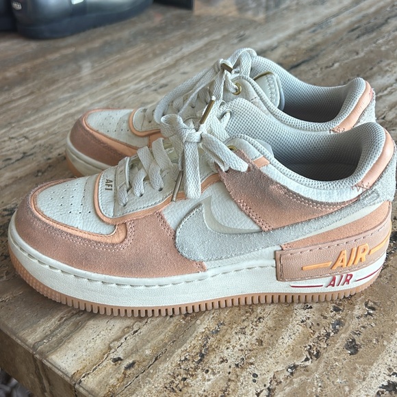 Nike peach air forces - Picture 2 of 5